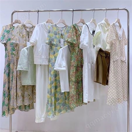 卡姿西23年夏裝 漢派大碼時(shí)尚連衣裙套裝 品牌折扣女裝批發(fā)